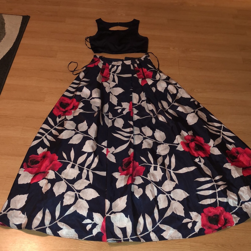 Sequin 🖤 Heart 2 Piece Maxi Dress/Skirt Top,Navy blue,White Red Floral,size 11